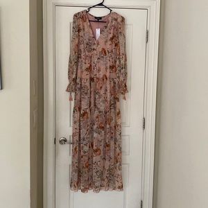 NWT Red dress boutique - Showing Off Peach Floral Maxi dress
